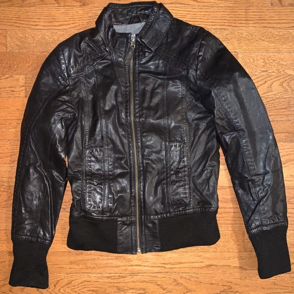 Danier Jackets & Blazers - Danier Leather Jacket - detailed stitching